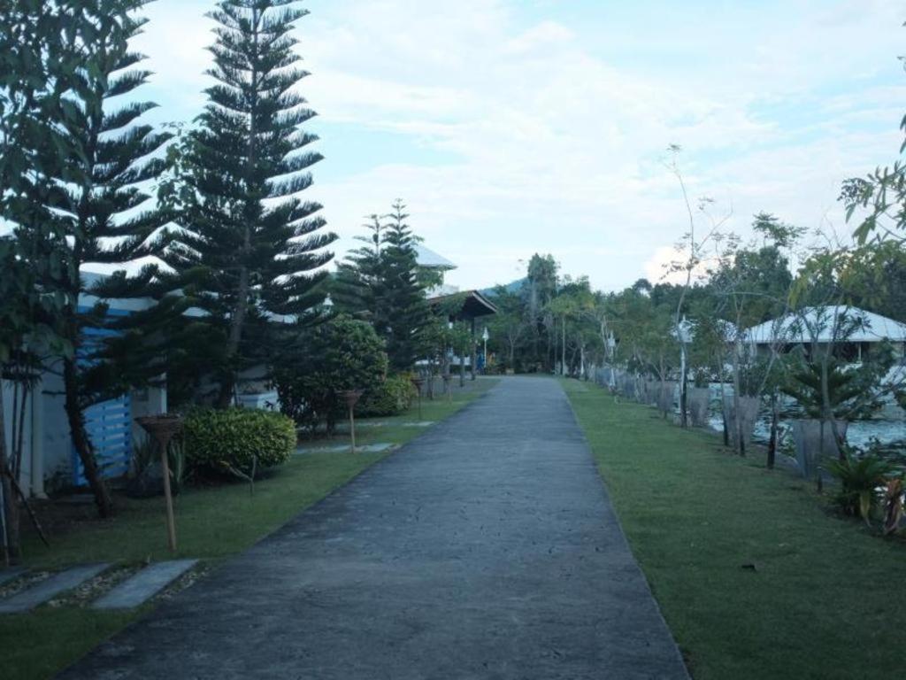 Anavilla Tangke Resort Khanom Kültér fotó