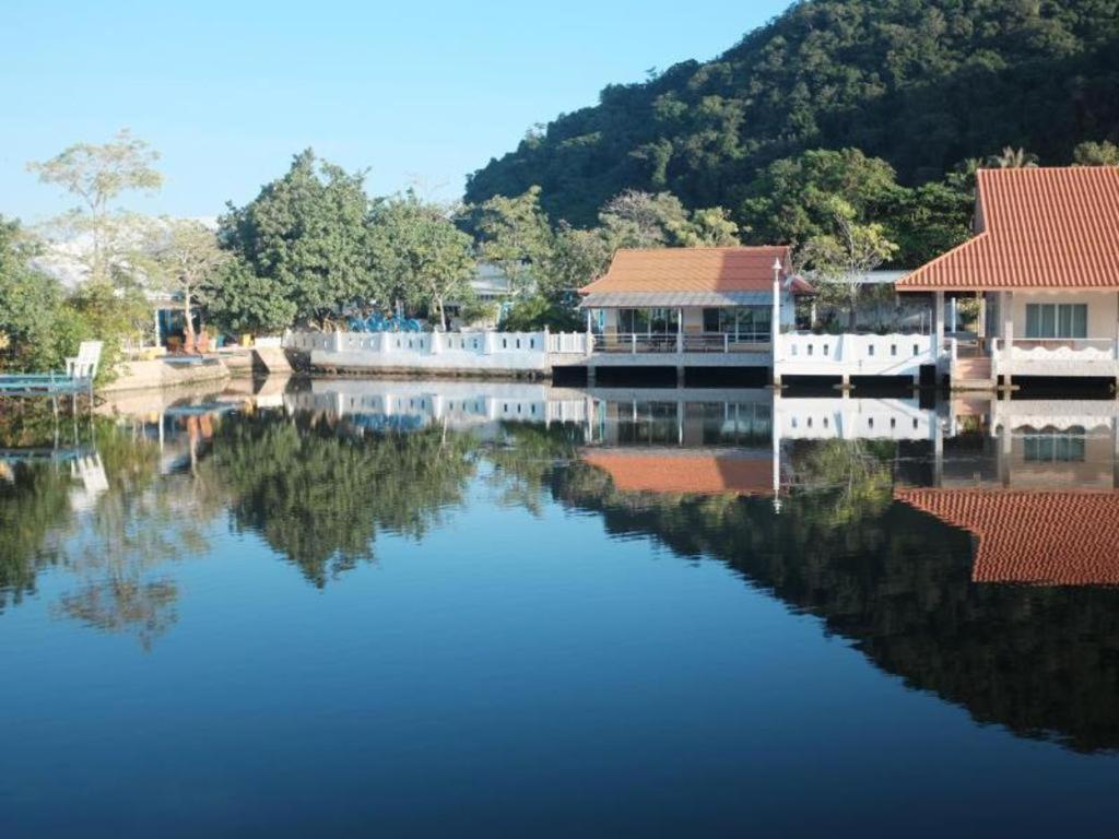 Anavilla Tangke Resort Khanom Kültér fotó