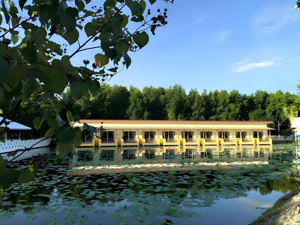 Anavilla Tangke Resort Khanom Kültér fotó