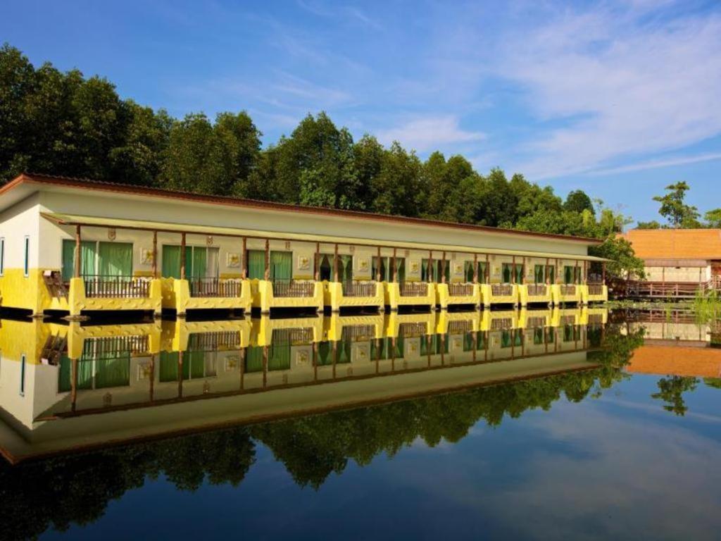 Anavilla Tangke Resort Khanom Kültér fotó