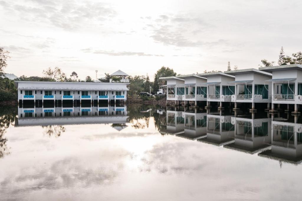 Anavilla Tangke Resort Khanom Kültér fotó
