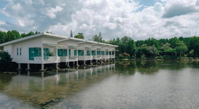 Anavilla Tangke Resort Khanom Kültér fotó