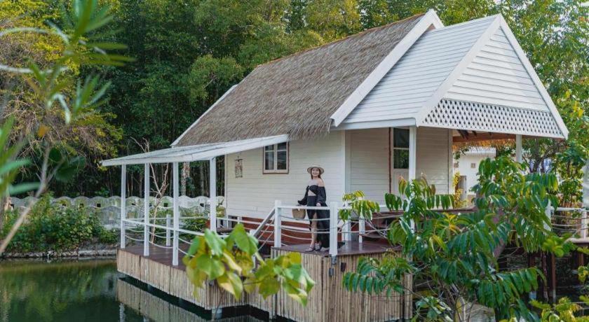 Anavilla Tangke Resort Khanom Kültér fotó