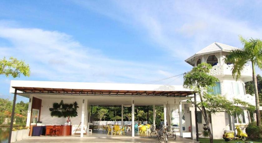 Anavilla Tangke Resort Khanom Kültér fotó