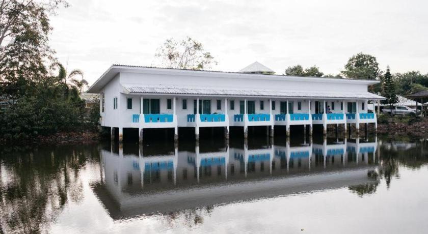 Anavilla Tangke Resort Khanom Kültér fotó